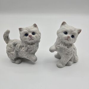 Vintage Homco White Cat Kitten Blue Eyes Porcelain Figurines Set Of 2